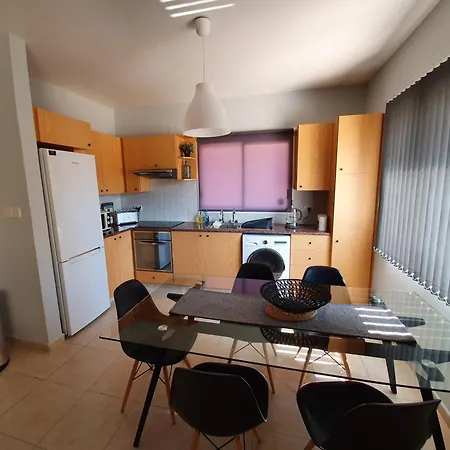 Sirena Sunrise, 4 Пафос