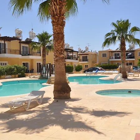 Апартаменты Sirena Sunrise, 4 Пафос